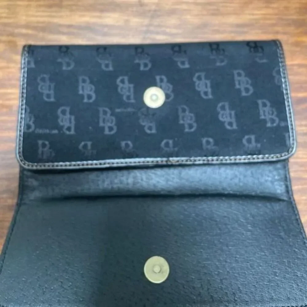 The Brentano Vegan Wallet